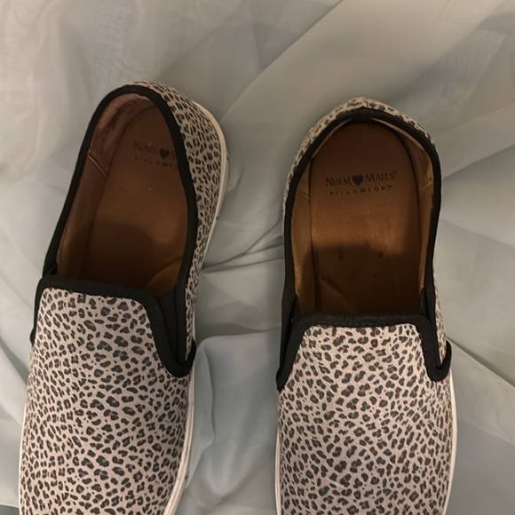 Nurse Mates 9.5 leopard print - Picture 5 of 7